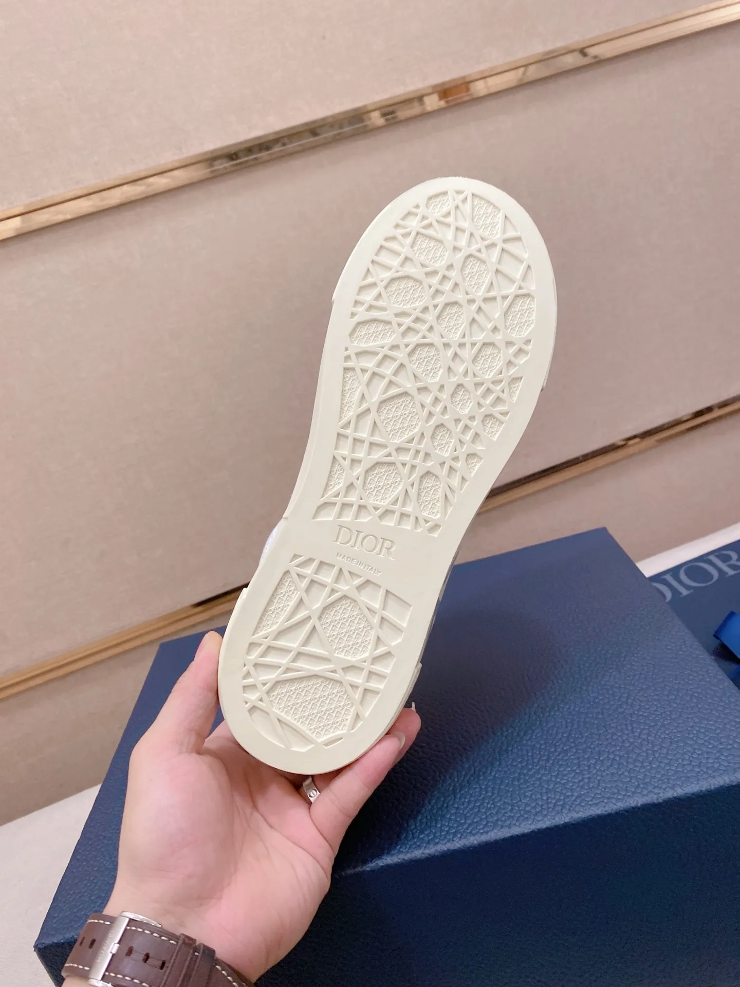 Factory price: 300 Men's shoes 💰[Dior·Dior] Top 🔍Couple style 💏🔍New casual sports style couple shoes, new four-season design, perfect workmanship, lace-up lazy style to create cabinet quality, upper: imported first-layer cowhide, sheepskin lining is soft and comfortable, ultra-light TPU wear-resistant outsole, simple, versatile fashion men's shoes, excellent color code number 35--44